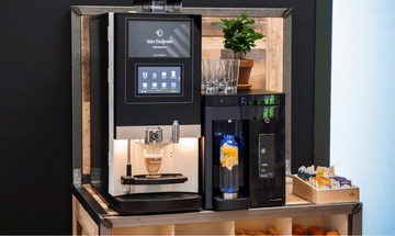 koffieautomaat en waterautomaat op duurzaam meubel